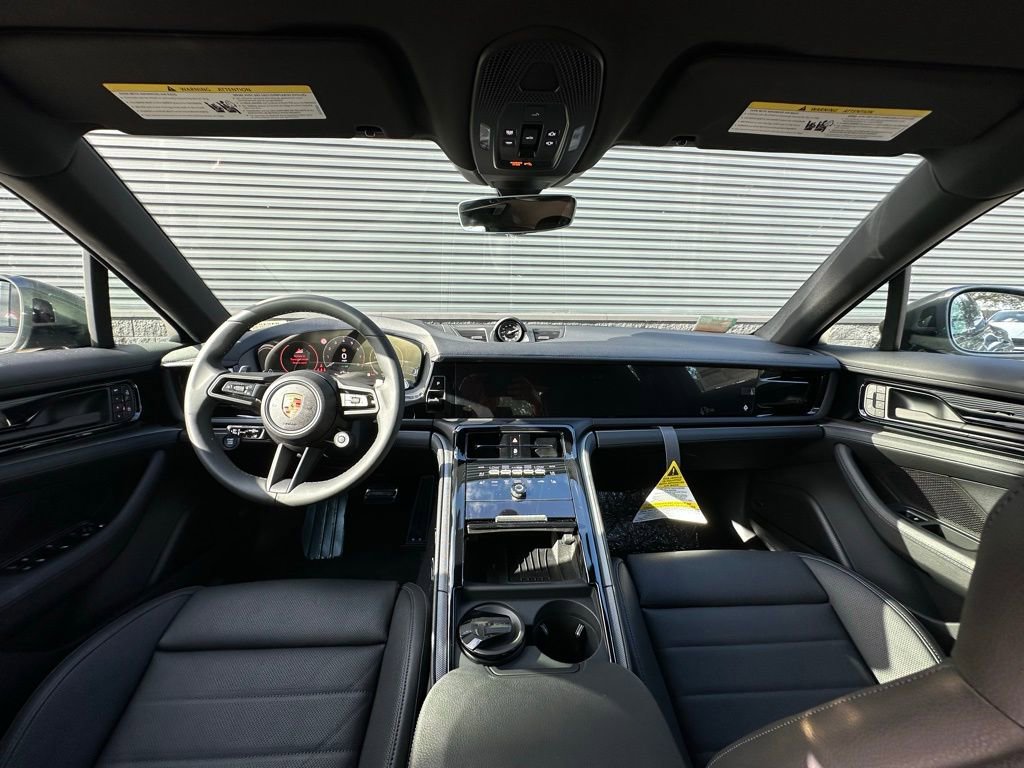 Used 2025 Porsche Panamera 4 image 28