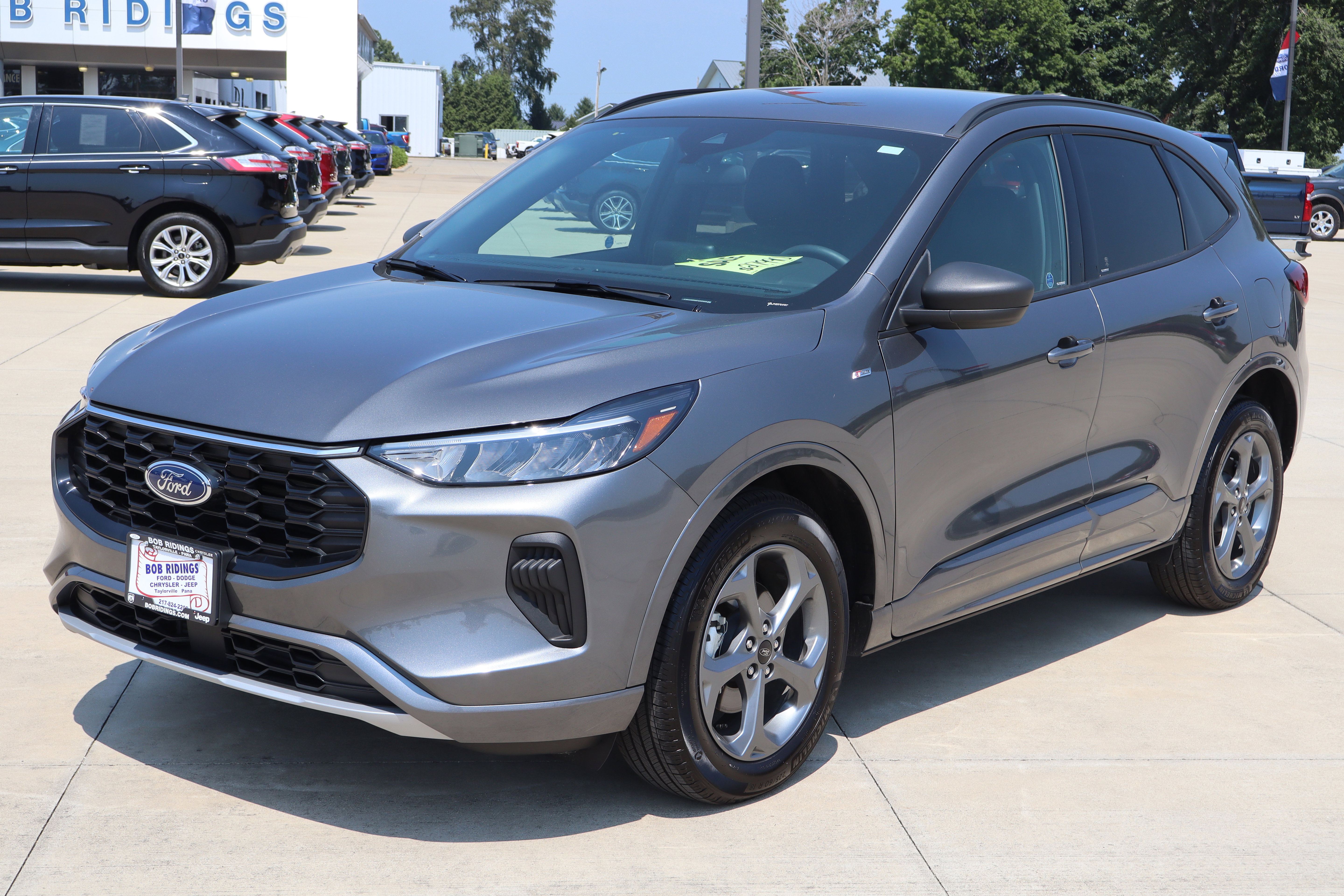 Used 2023 Ford Escape ST-Line AWD/4WD image 2
