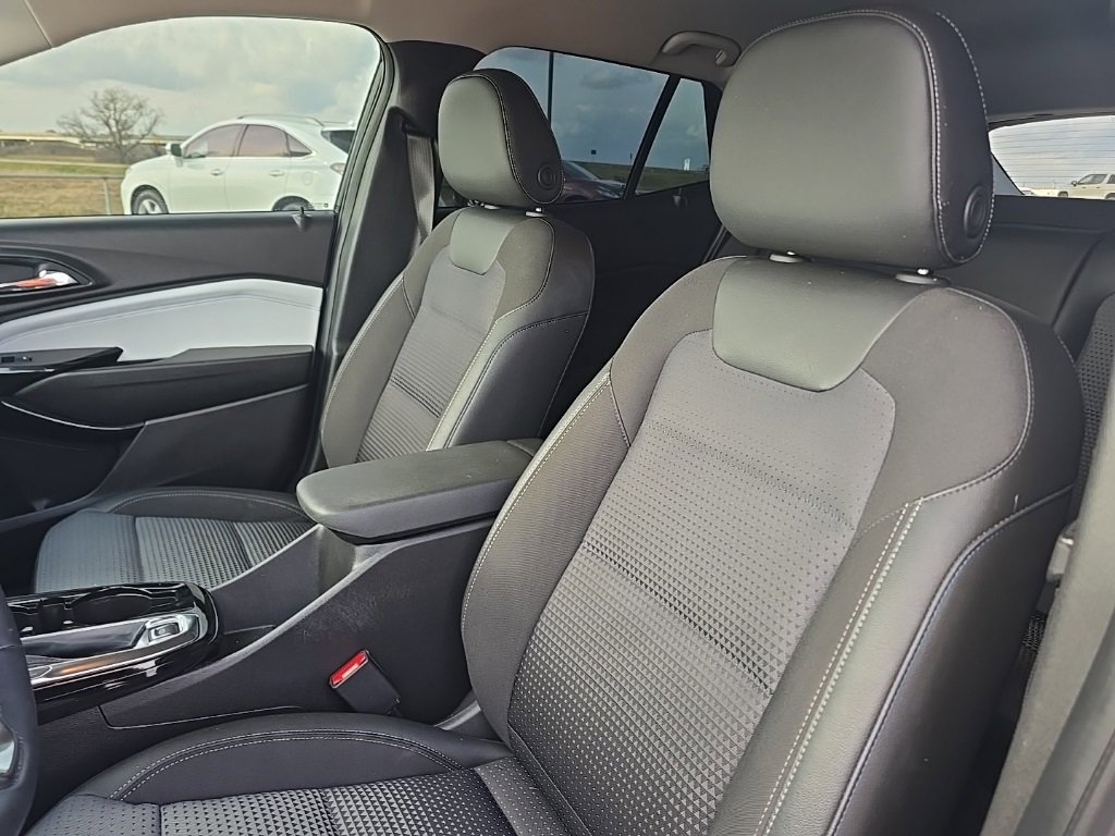 Used 2024 Chevrolet Trax LT w/ Driver Confidence Package image 10