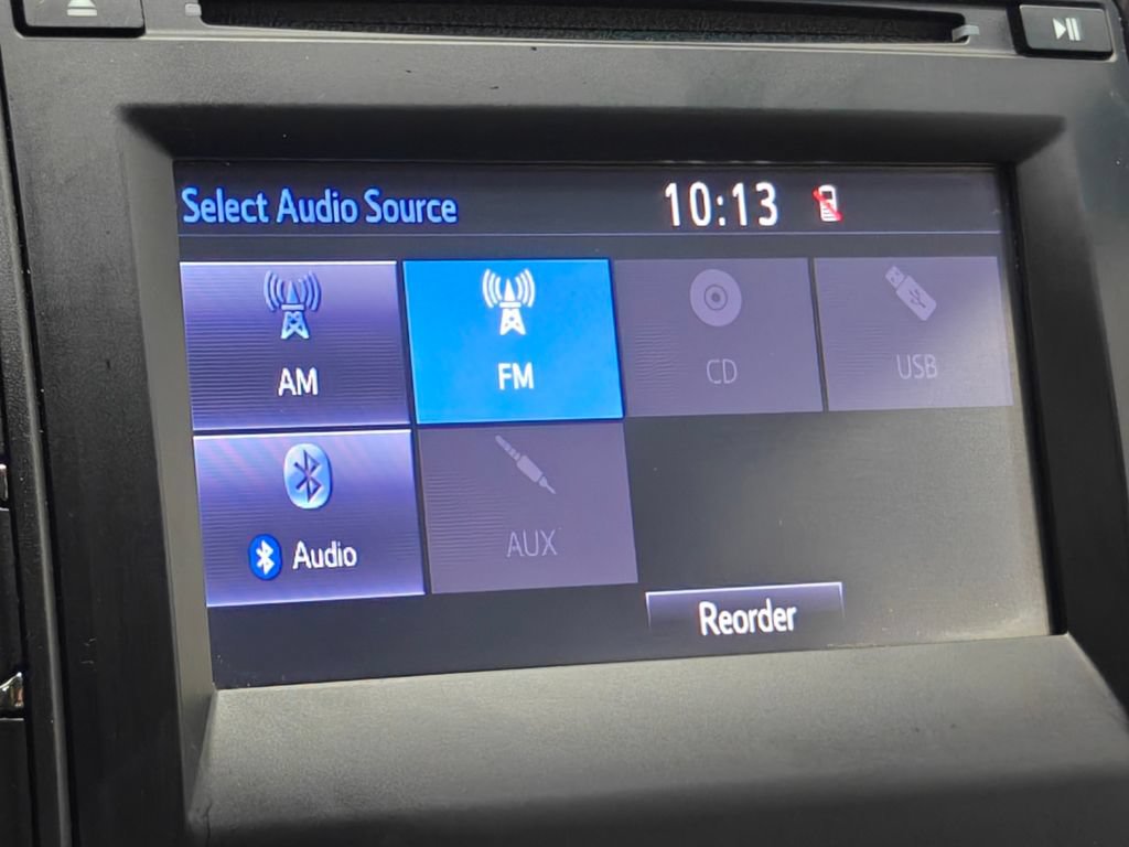 Used 2017 Toyota Camry LE FWD image 8