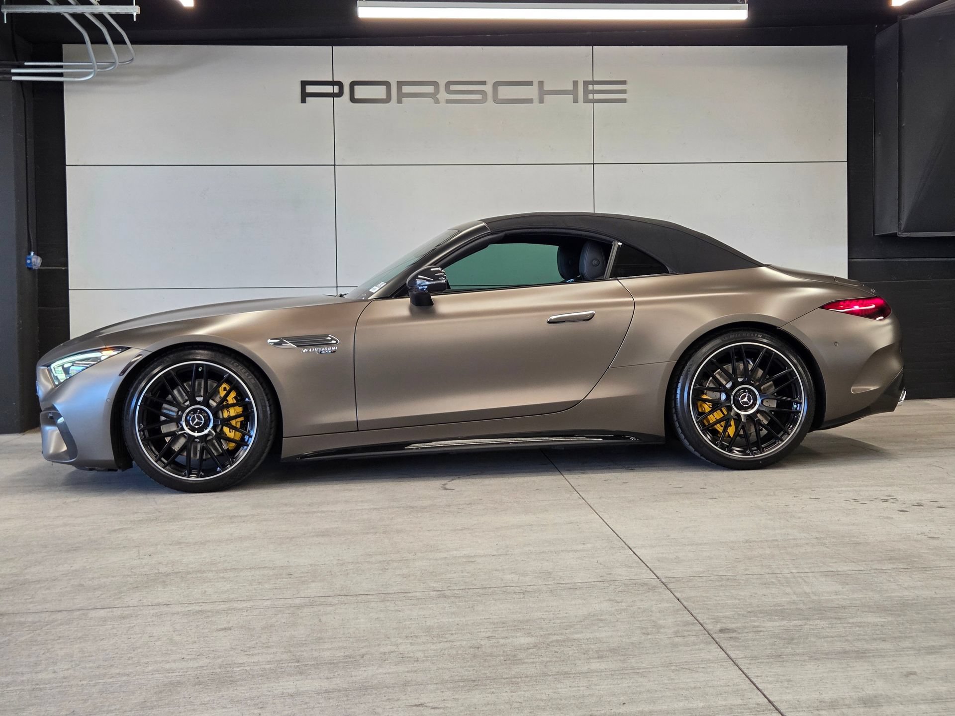 Used 2022 Mercedes-Benz SL 63 AMG 4MATIC image 2
