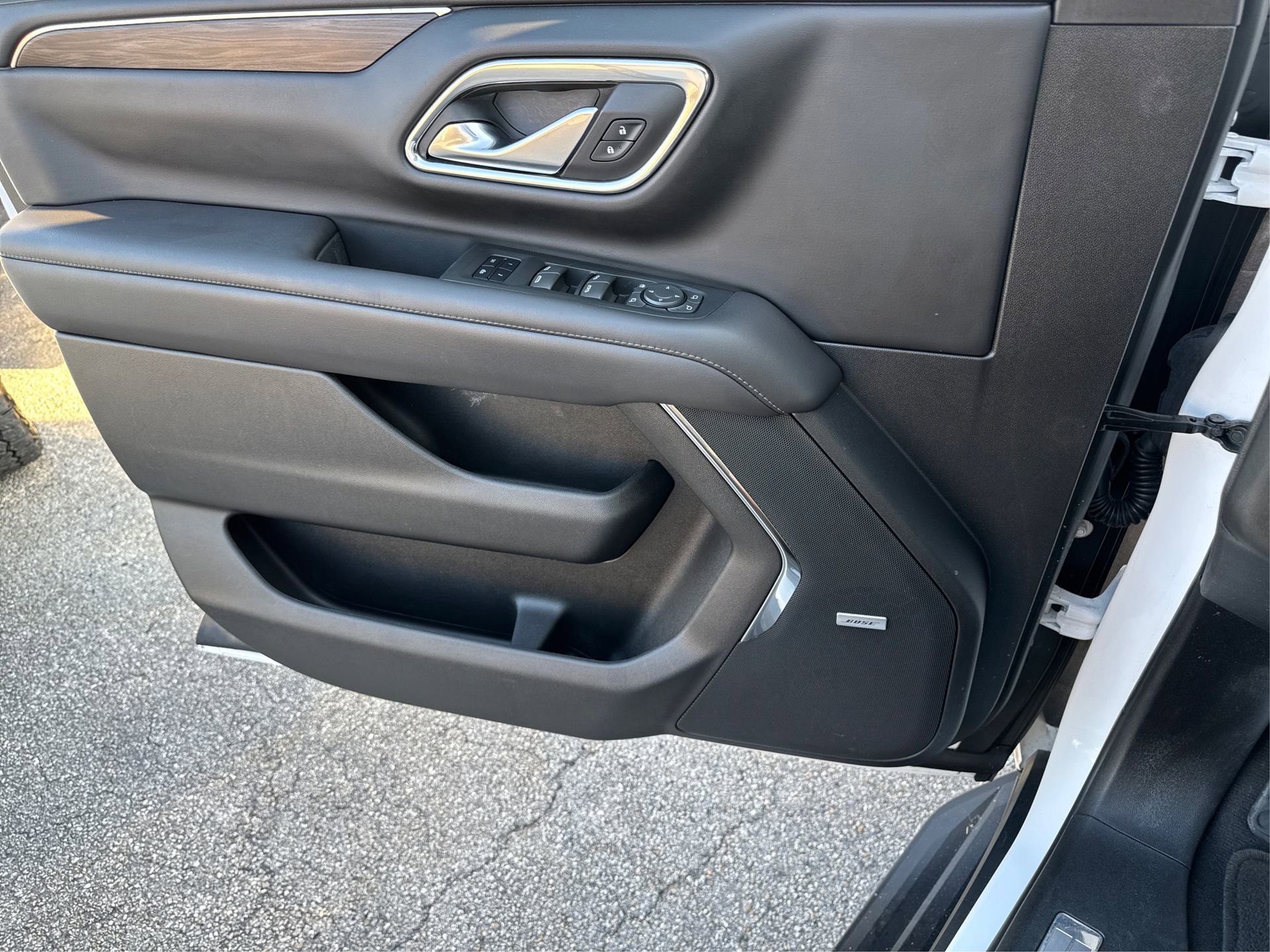 Used 2022 Chevrolet Tahoe LT w/ Luxury Package image 25