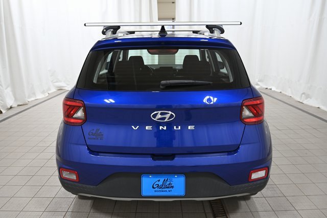 Used 2022 Hyundai Venue SEL image 11