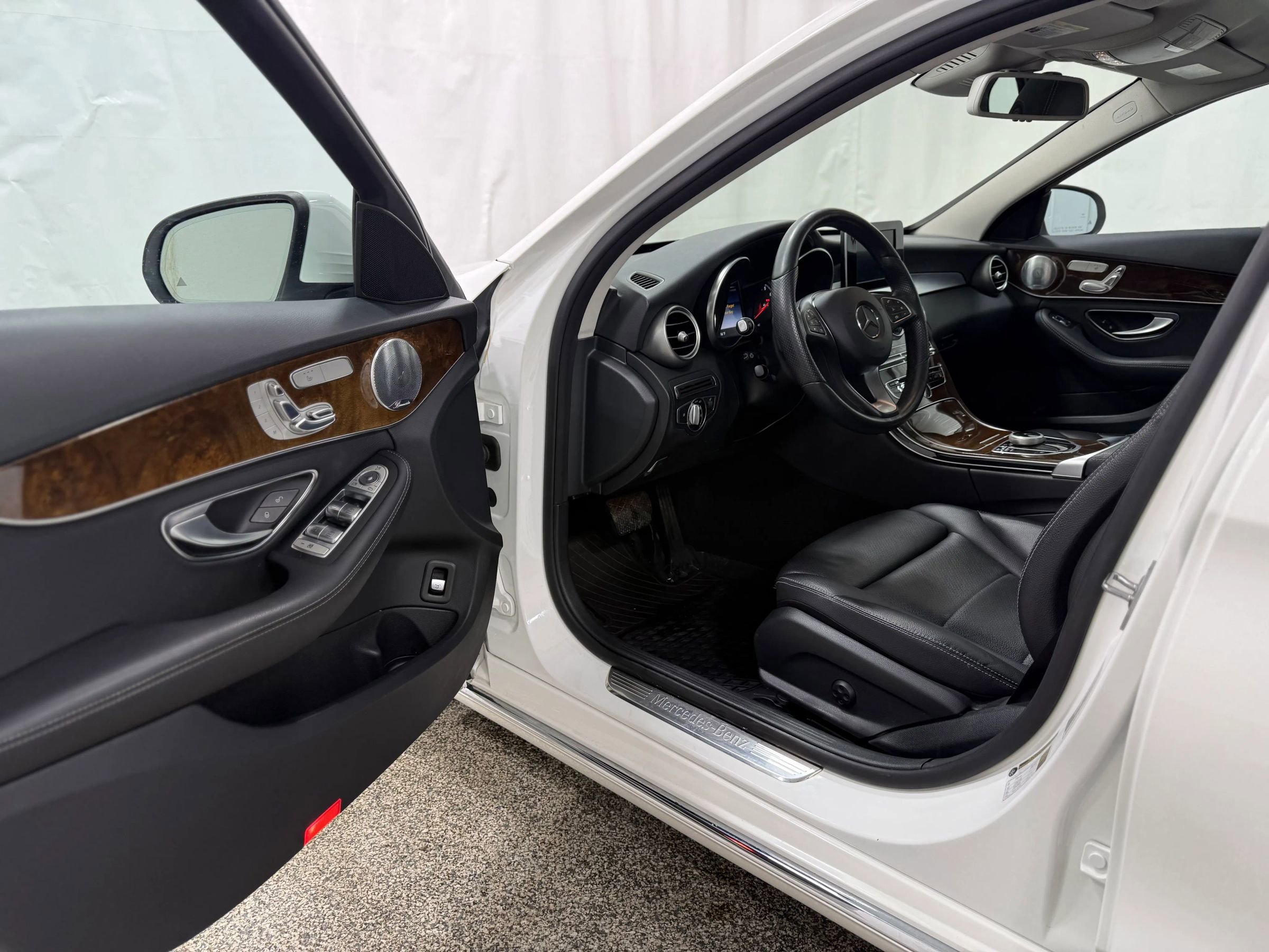 Used 2017 Mercedes-Benz C 300 4MATIC Sedan image 10