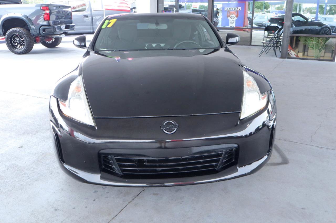 Used 2017 Nissan 370Z Coupe RWD image 13