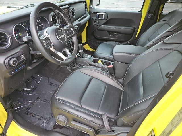 Used 2023 Jeep Wrangler Sahara w/ Cold Weather Group image 20