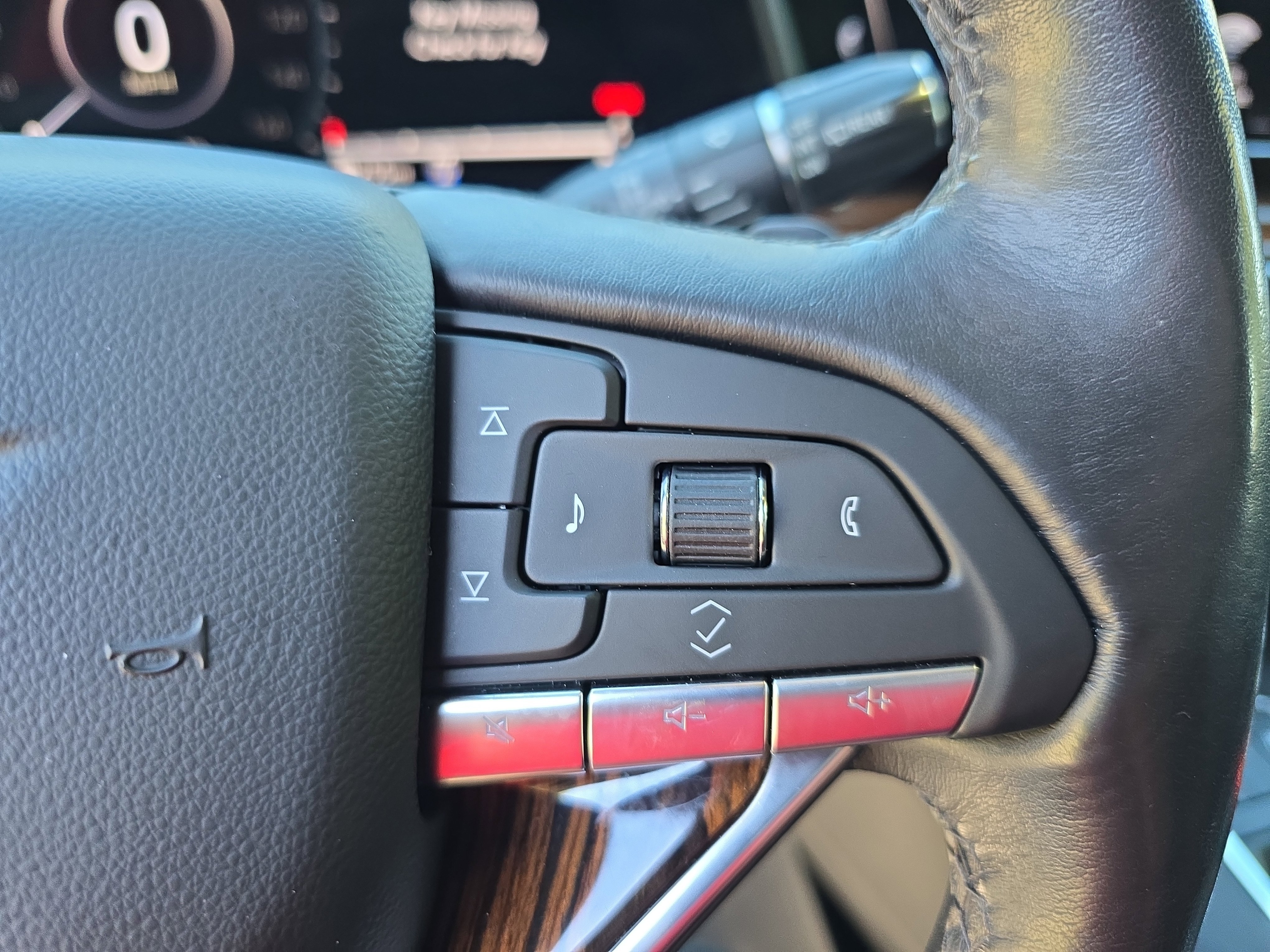 Used 2021 Cadillac Escalade ESV Premium Luxury image 19