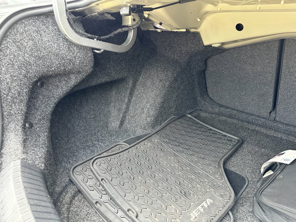 Used 2020 Volkswagen Jetta S w/ Driver Assistance Package image 29