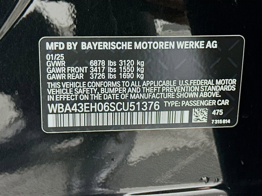 Used 2025 BMW 750e xDrive AWD/4WD image 32