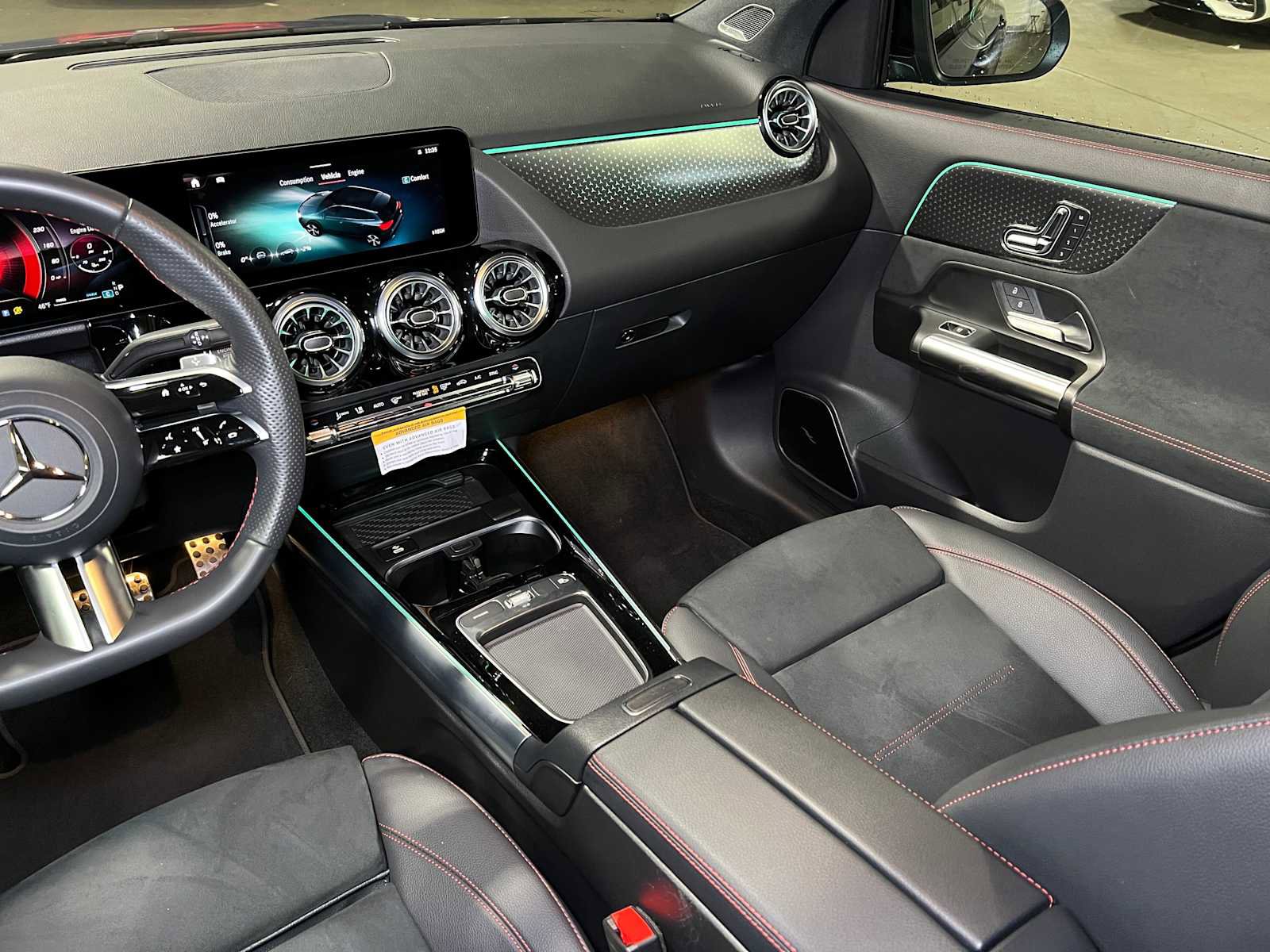 Used 2025 Mercedes-Benz GLA 250 4MATIC image 41