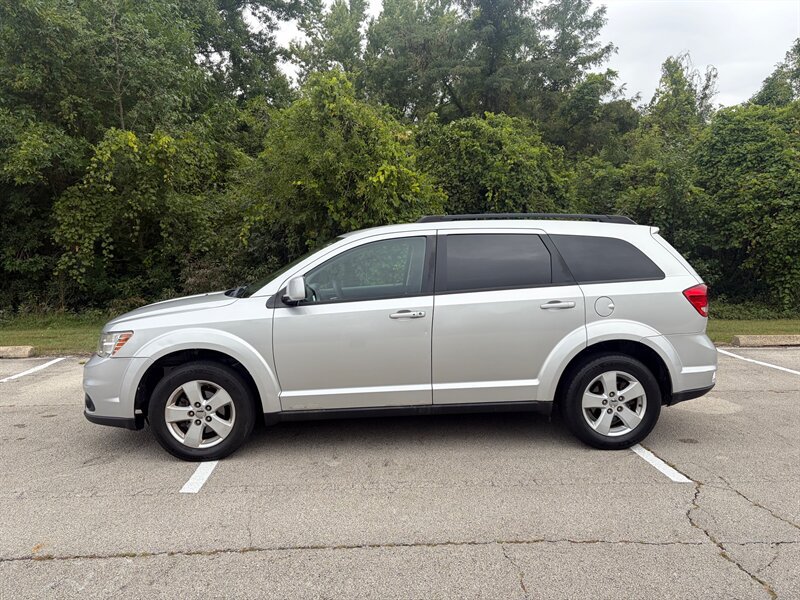 Used 2012 Dodge Journey SXT w/ Popular Equipment Group FWD image 2