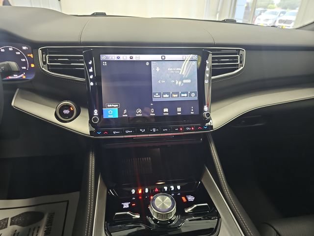 New 2026 Jeep Grand Wagoneer L Limited AWD/4WD image 17