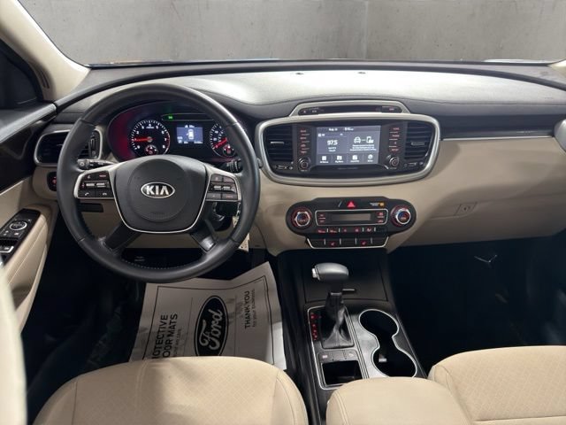 Used 2019 Kia Sorento FWD V6 w/ LX V6 Convenience Package image 2