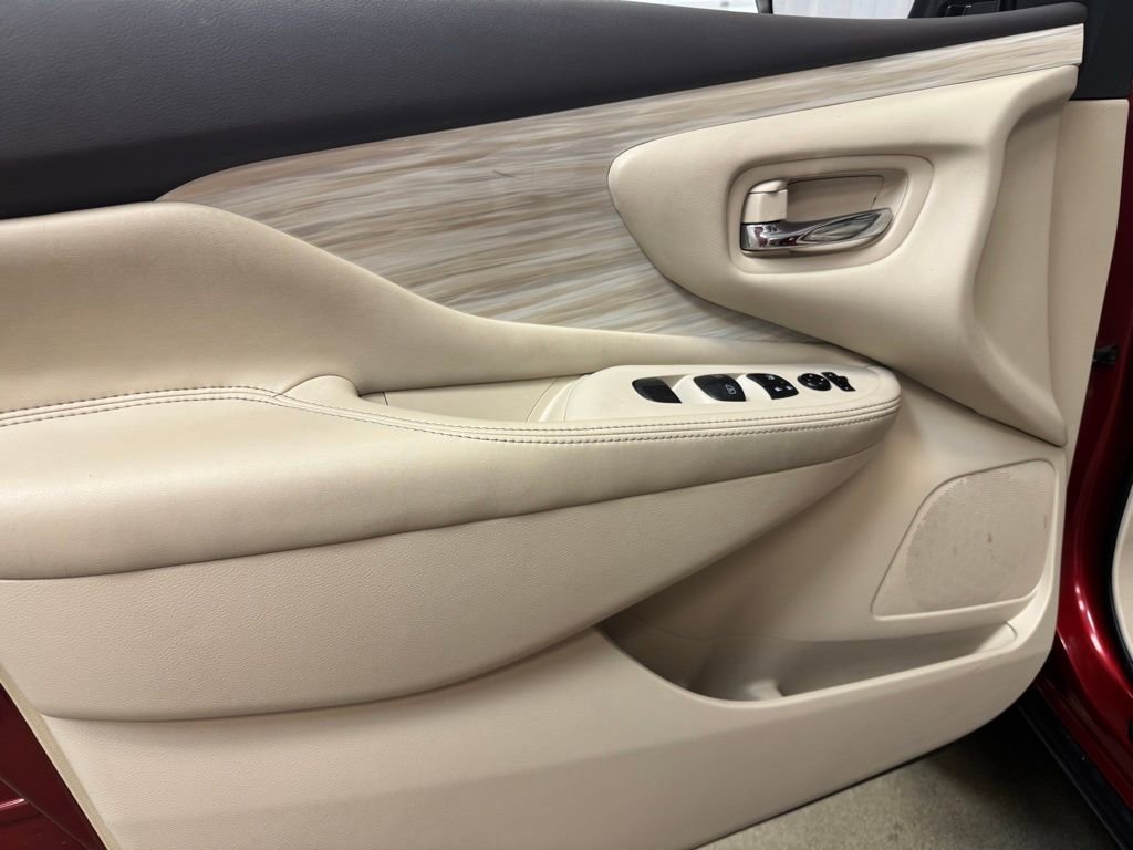 Used 2016 Nissan Murano SV image 8