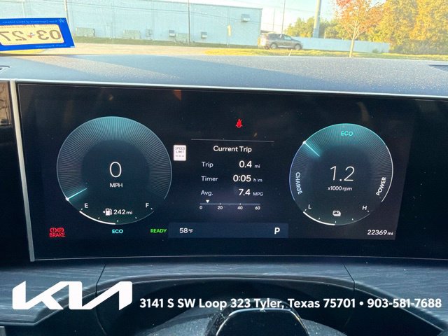 Used 2025 Hyundai Santa Fe Limited FWD image 17