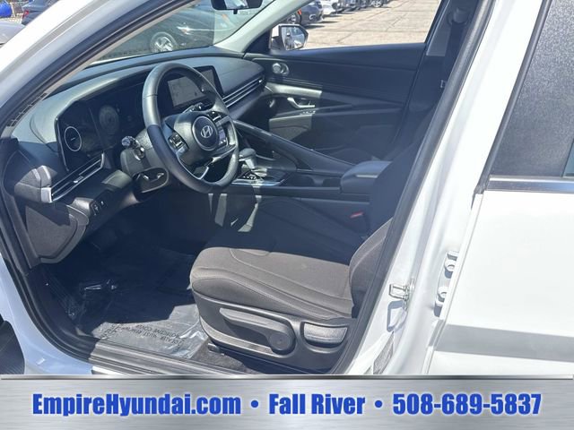 Used 2024 Hyundai Elantra SEL w/ Convenience Package FWD image 16