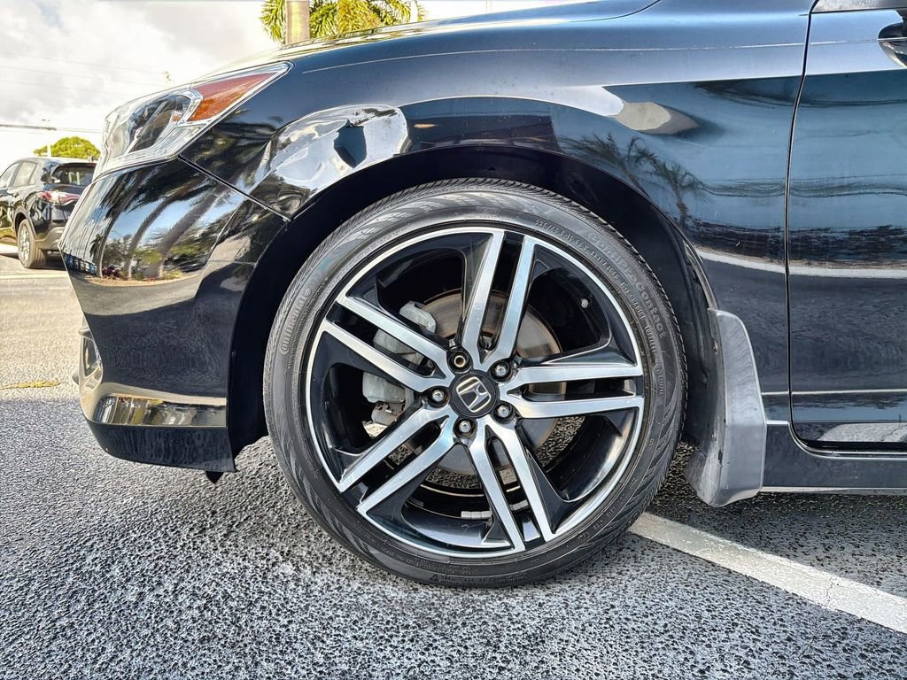 Used 2017 Honda Accord Sport image 29