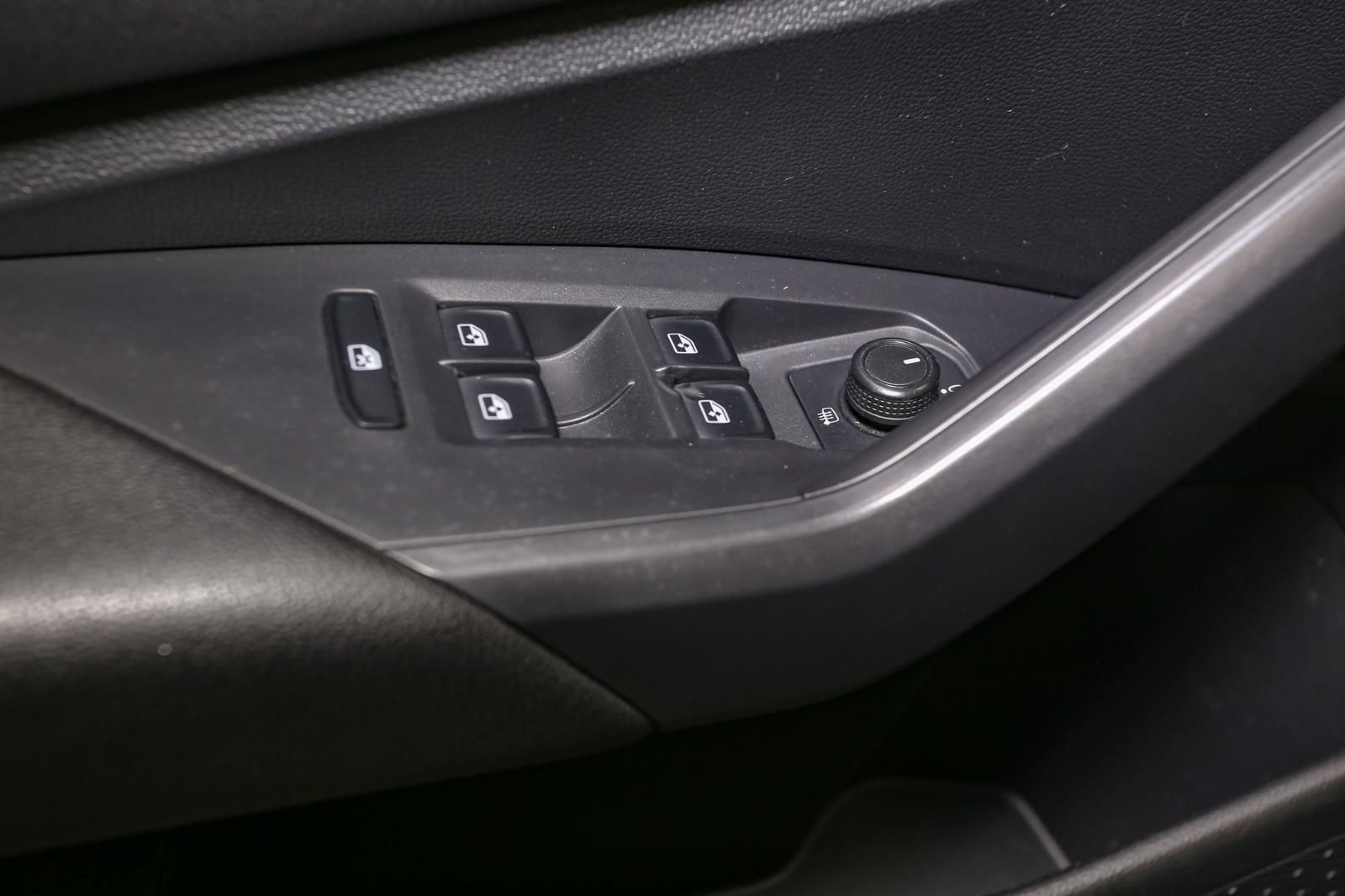 Certified 2019 Volkswagen Jetta SE image 38