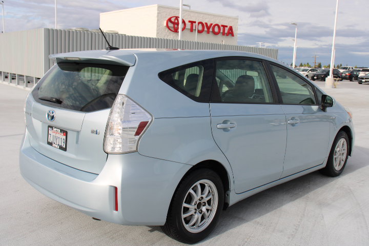 Used 2012 Toyota Prius V Three image 3