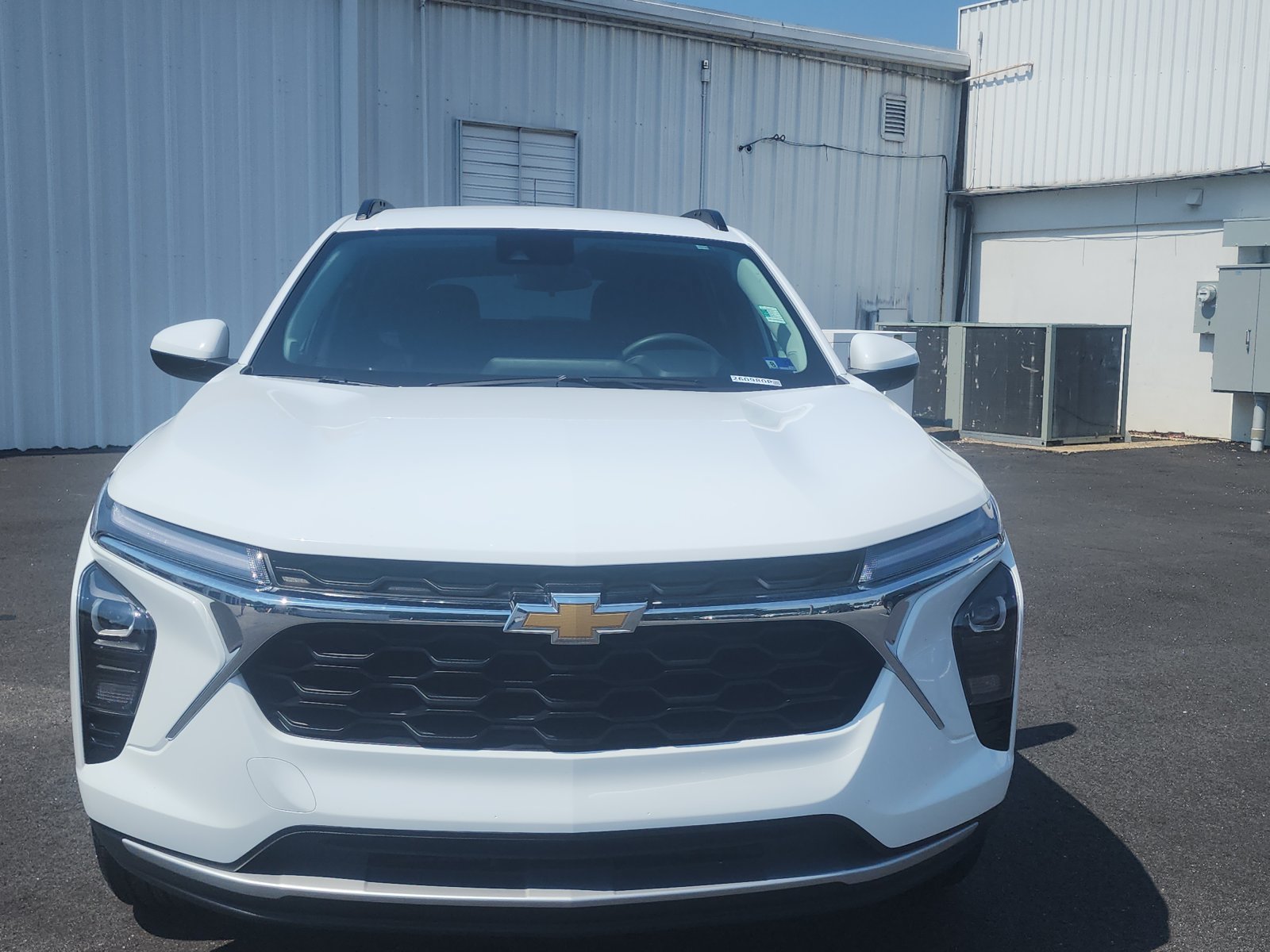 Used 2025 Chevrolet Trax LT FWD image 8