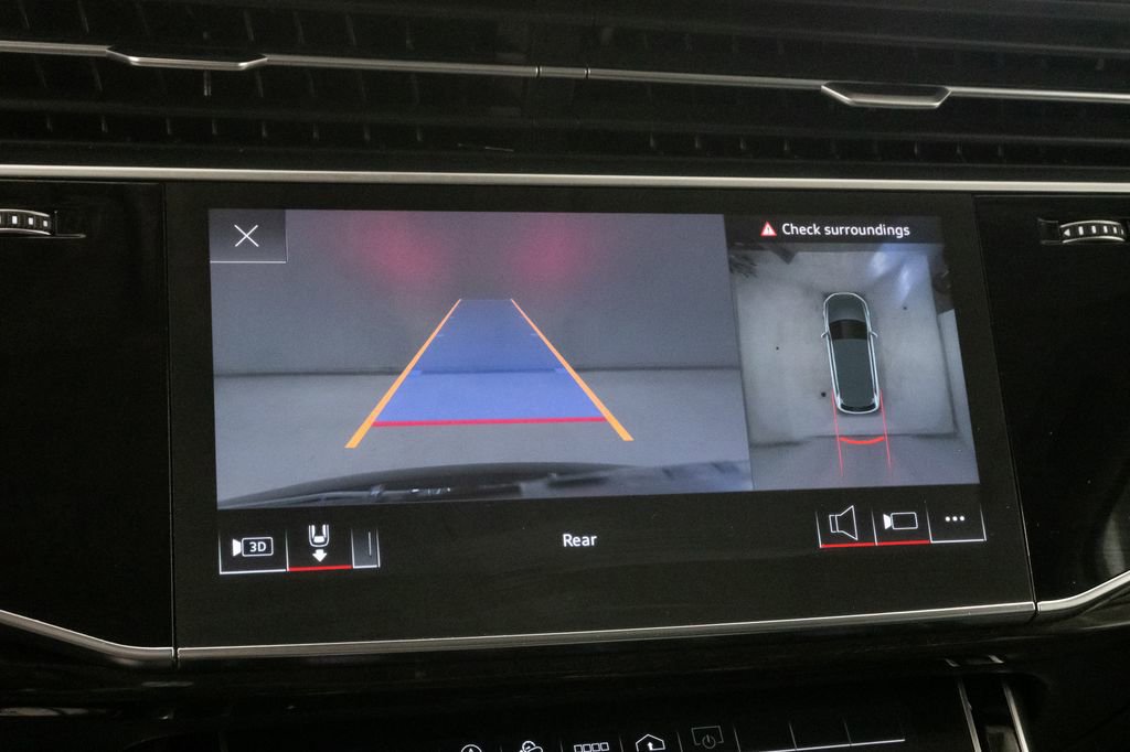 Used 2023 Audi Q7 3.0T Premium w/ Convenience Package image 16