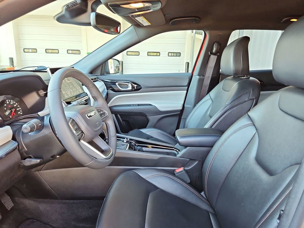 Used 2024 Jeep Compass Limited image 21