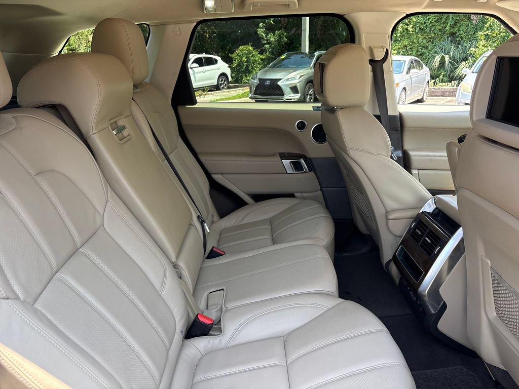 Used 2017 Land Rover Range Rover Sport SE AWD/4WD image 30