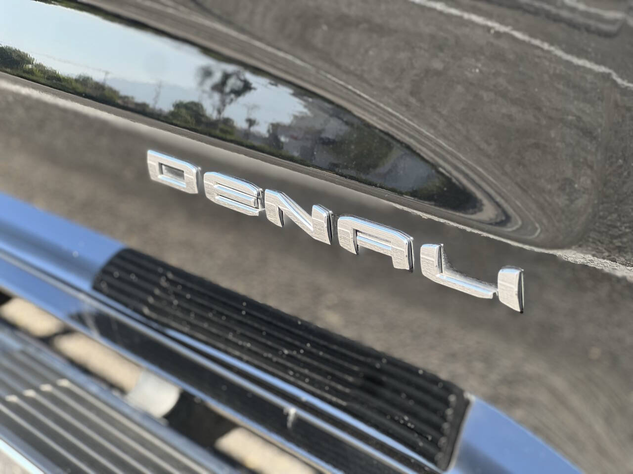 Used 2020 GMC Sierra 1500 Denali RWD image 6