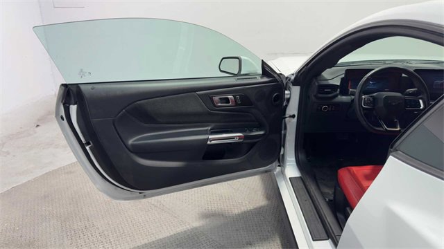 Used 2025 Ford Mustang Coupe image 10