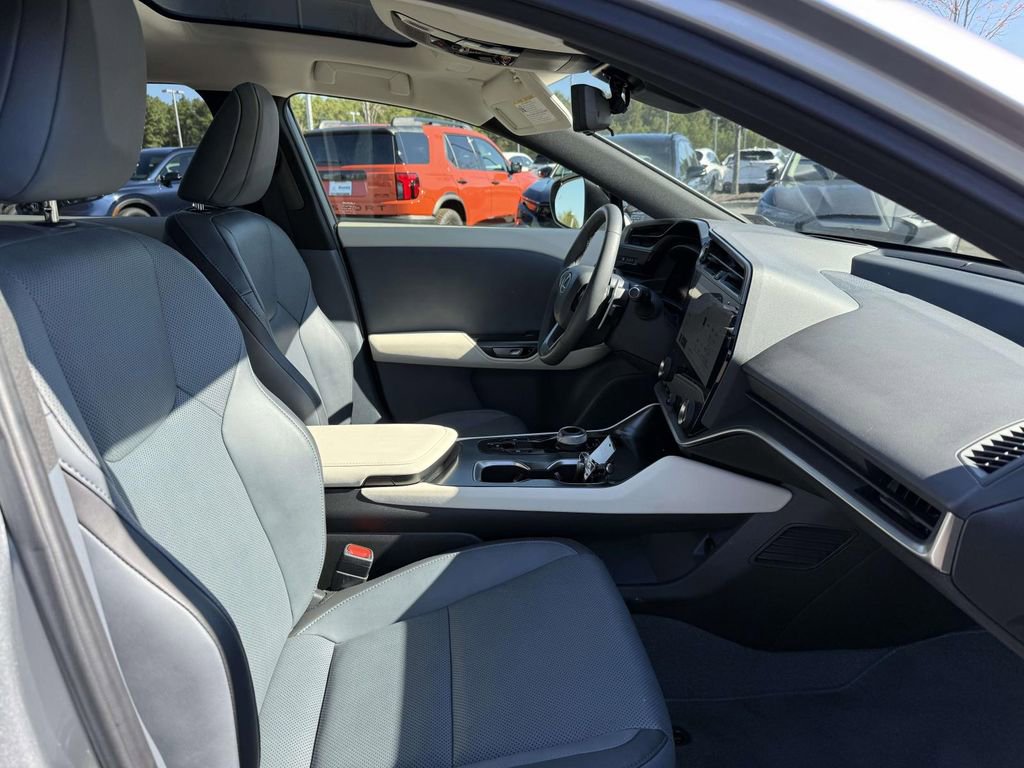 Used 2023 Lexus RZ 450e Premium w/ Technology Package AWD/4WD image 15