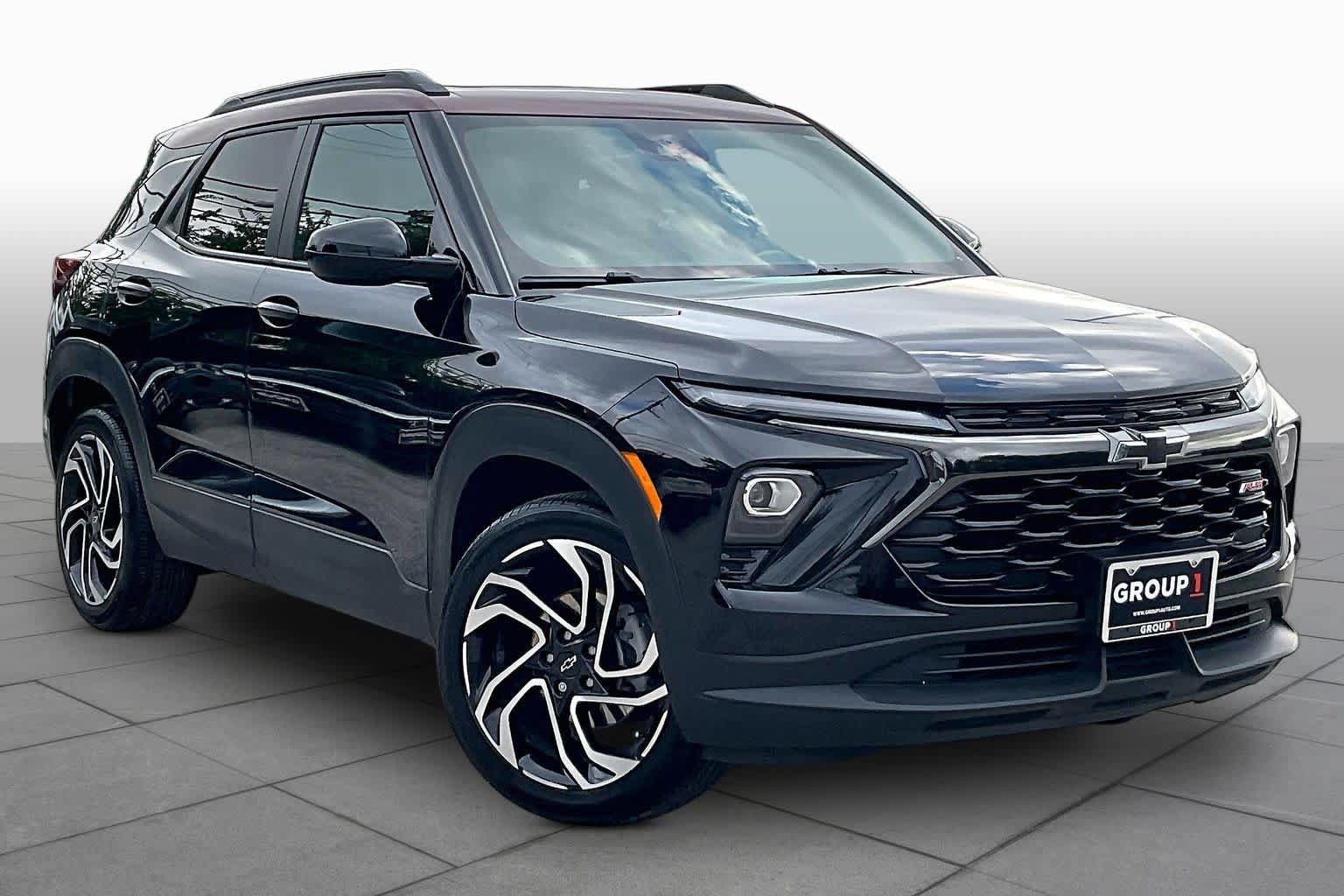 Used 2025 Chevrolet TrailBlazer RS w/ Convenience Package AWD/4WD image 3