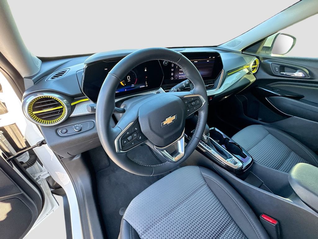 Used 2024 Chevrolet Trax LT w/ Driver Confidence Package image 6