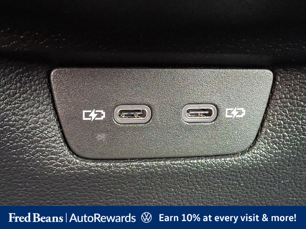 Used 2024 Volkswagen GTI SE FWD image 15