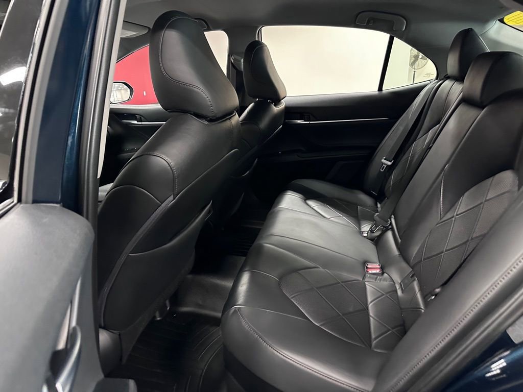 Used 2018 Toyota Camry XLE image 25