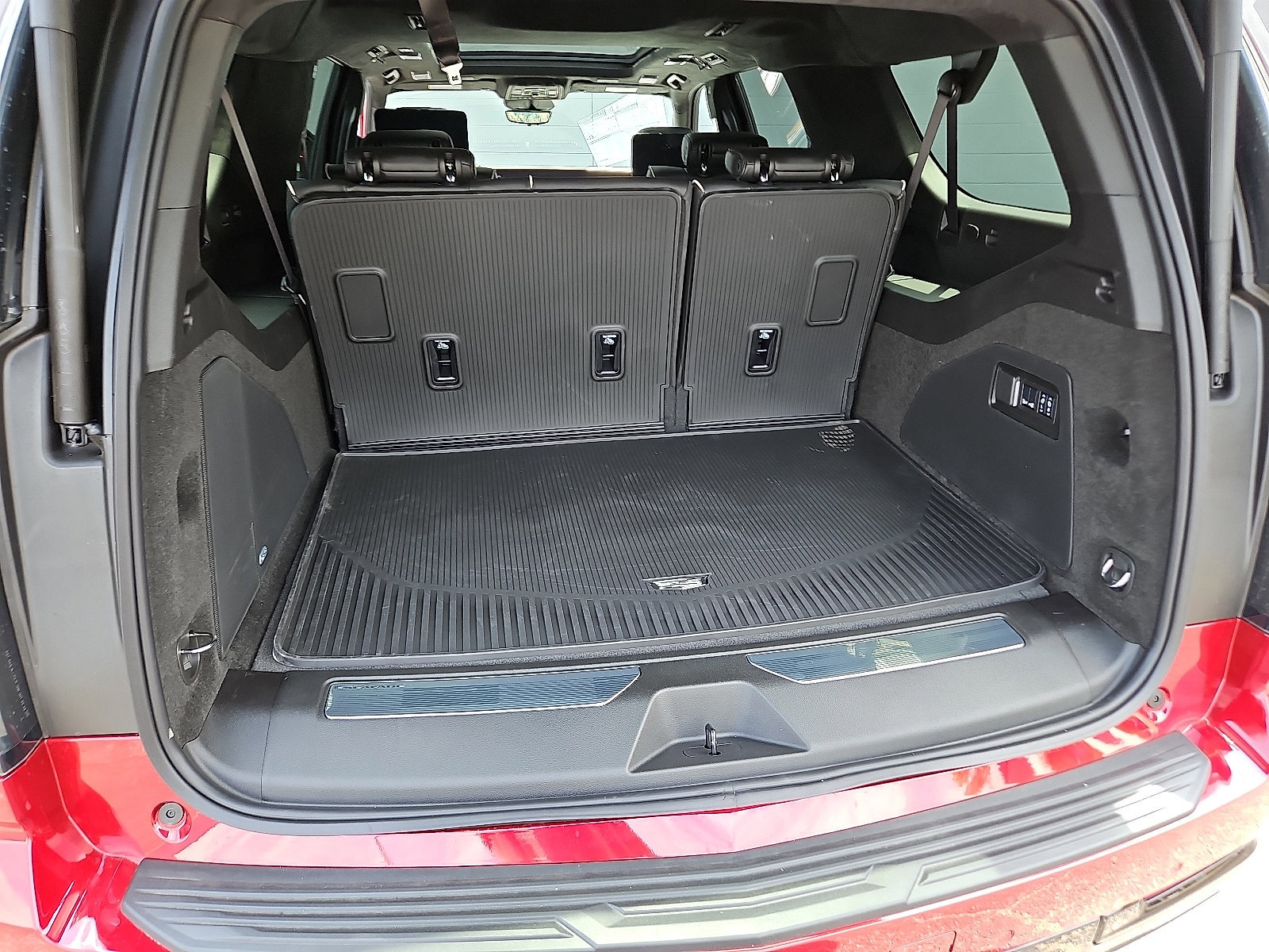 New 2025 Cadillac Escalade ESV Sport Platinum w/ LPO, ONYX Package image 7