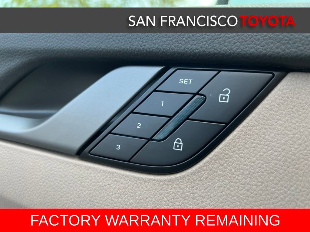 Used 2025 Porsche 911 Carrera image 37