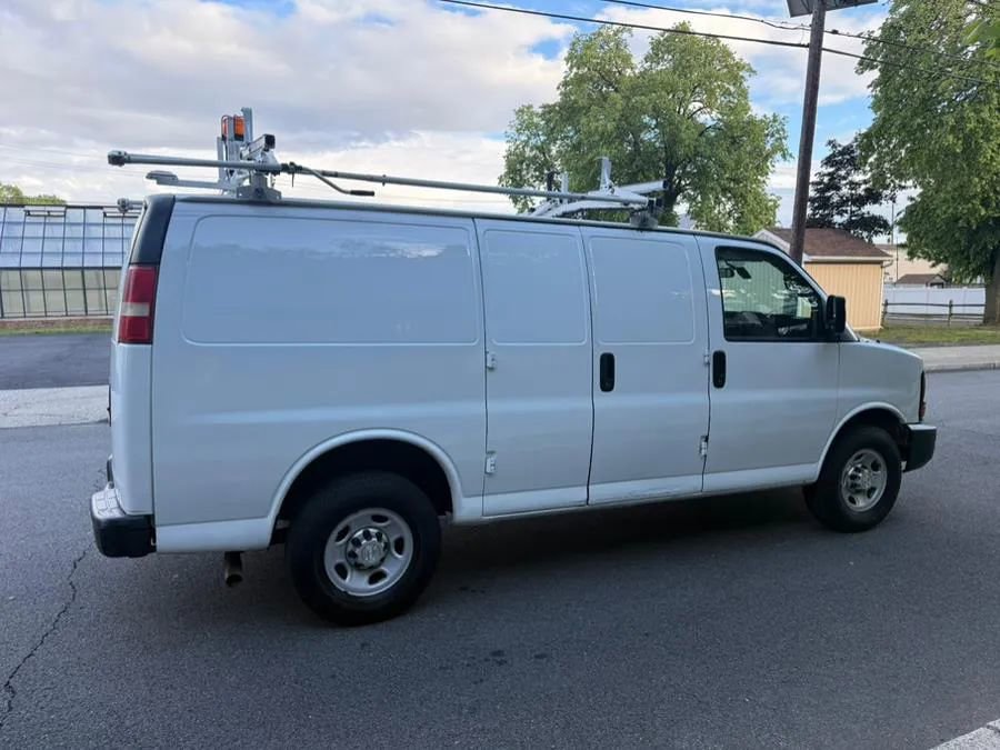 Used 2015 Chevrolet Express 2500 image 7