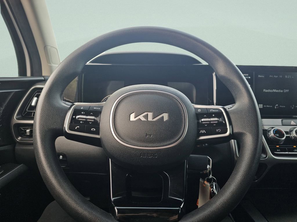 Used 2022 Kia Sorento LX image 28