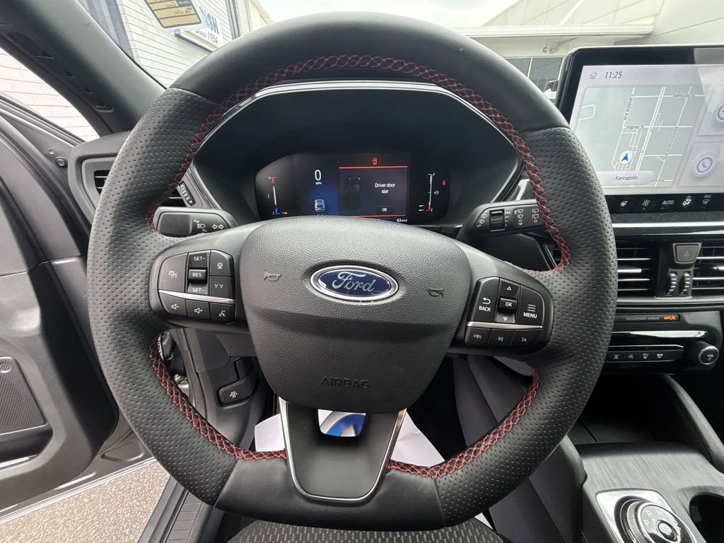 Used 2023 Ford Escape ST-Line w/ Tech Pack #1 image 11