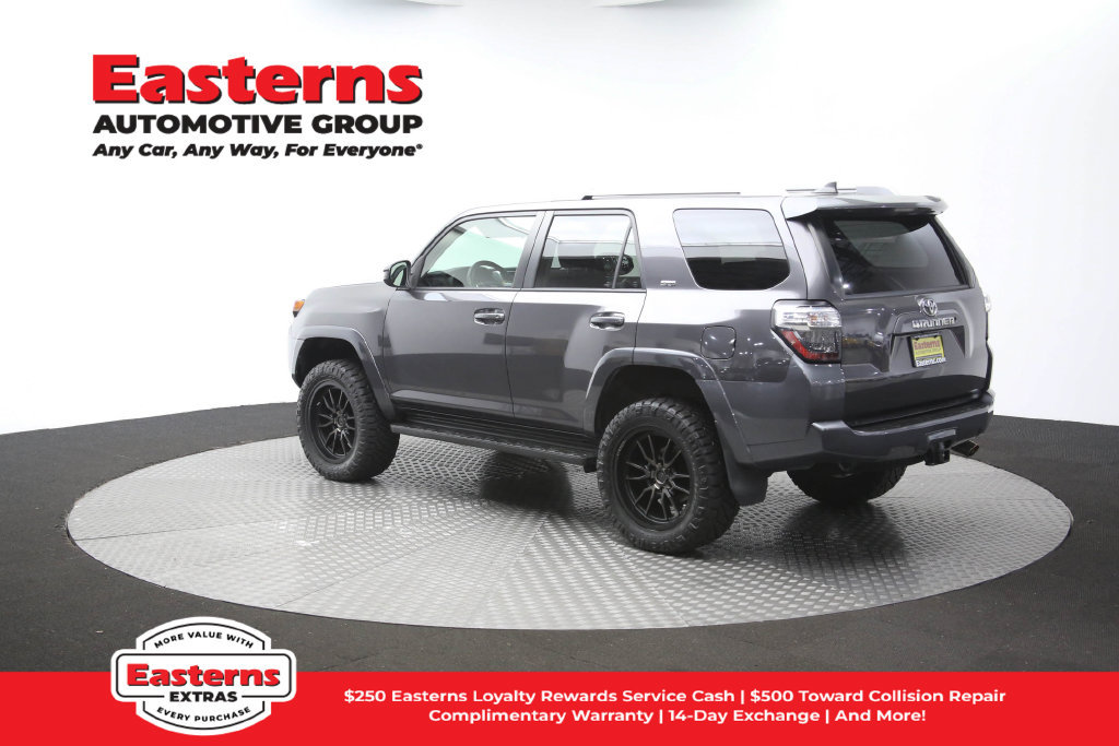 Used 2017 Toyota 4Runner SR5 AWD/4WD image 65
