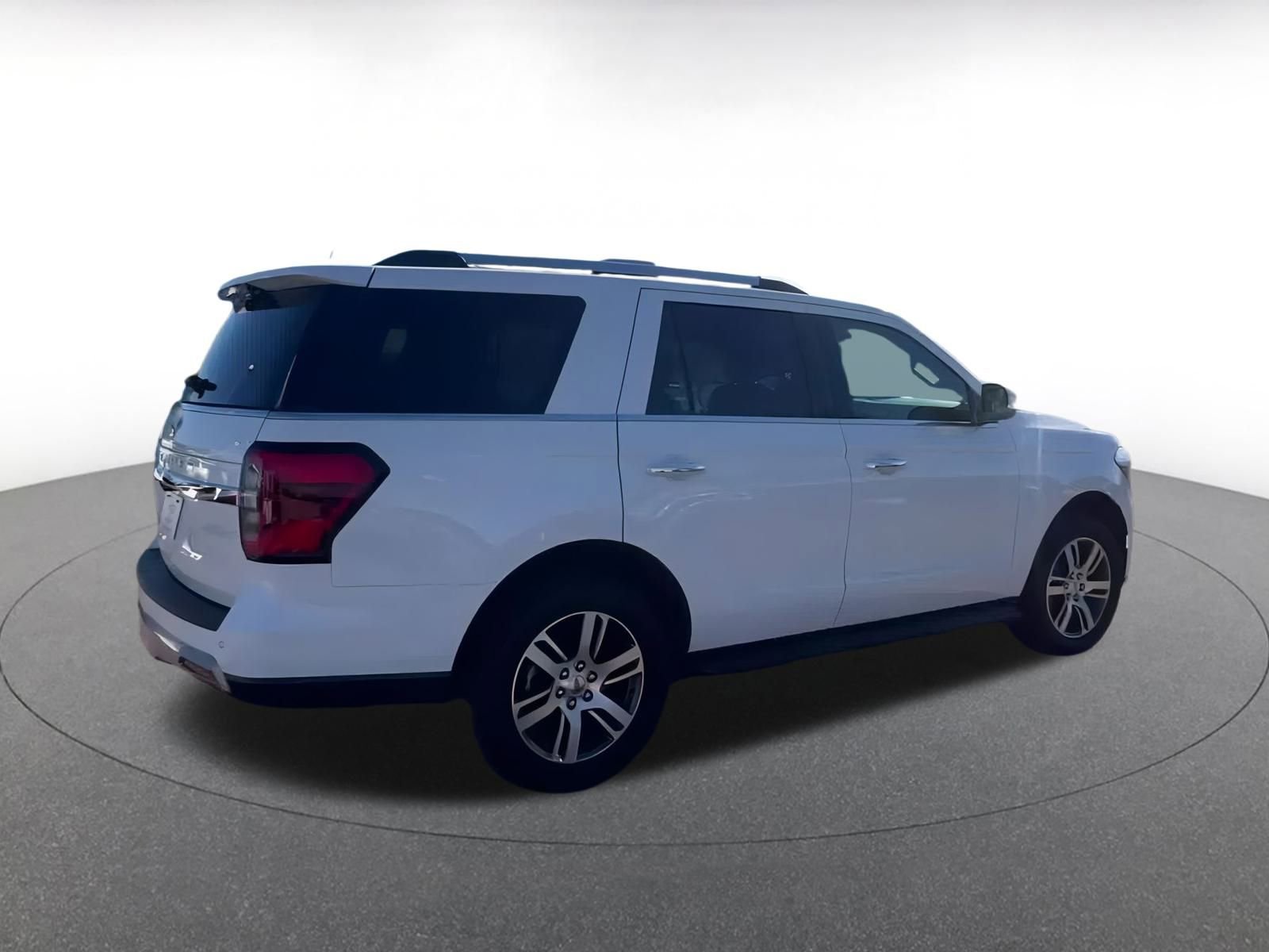 Used 2024 Ford Expedition Limited image 14
