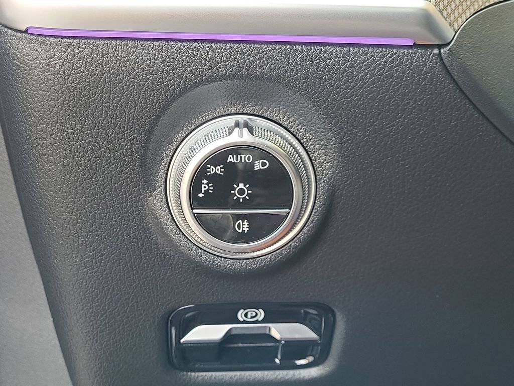 Certified 2023 Mercedes-Benz C 300 4MATIC Sedan image 21