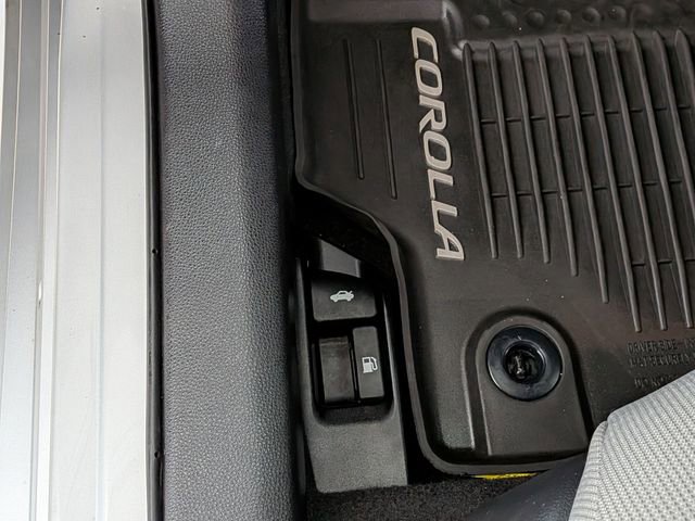 Used 2021 Toyota Corolla LE image 15