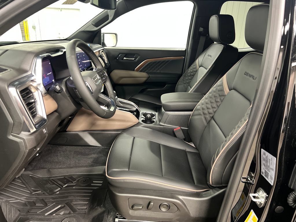 New 2026 GMC Canyon Denali w/ LPO, Denali Black Edition AWD/4WD image 13