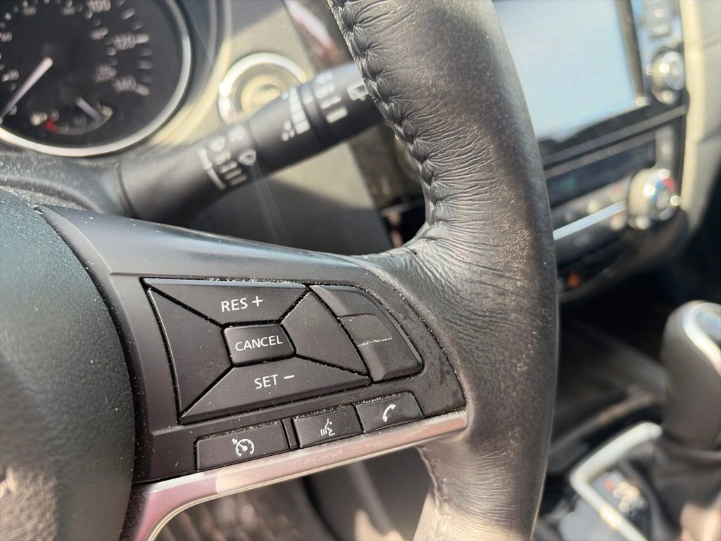 Used 2018 Nissan Rogue SV AWD/4WD image 14