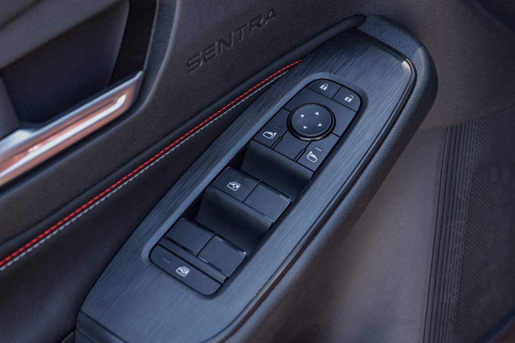 New 2027 Nissan Sentra SR FWD image 15