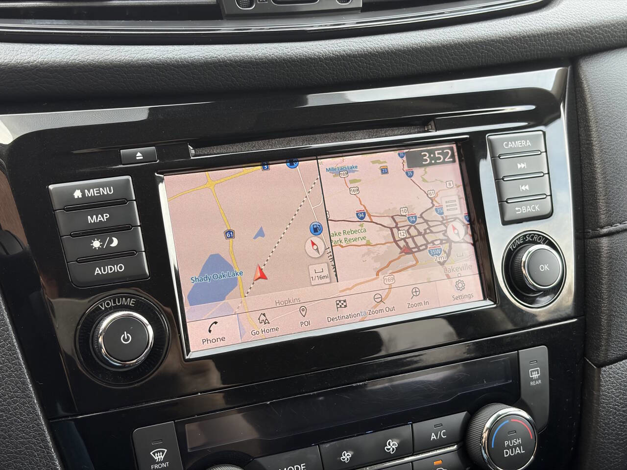 Used 2019 Nissan Rogue SV w/ Premium Package image 29