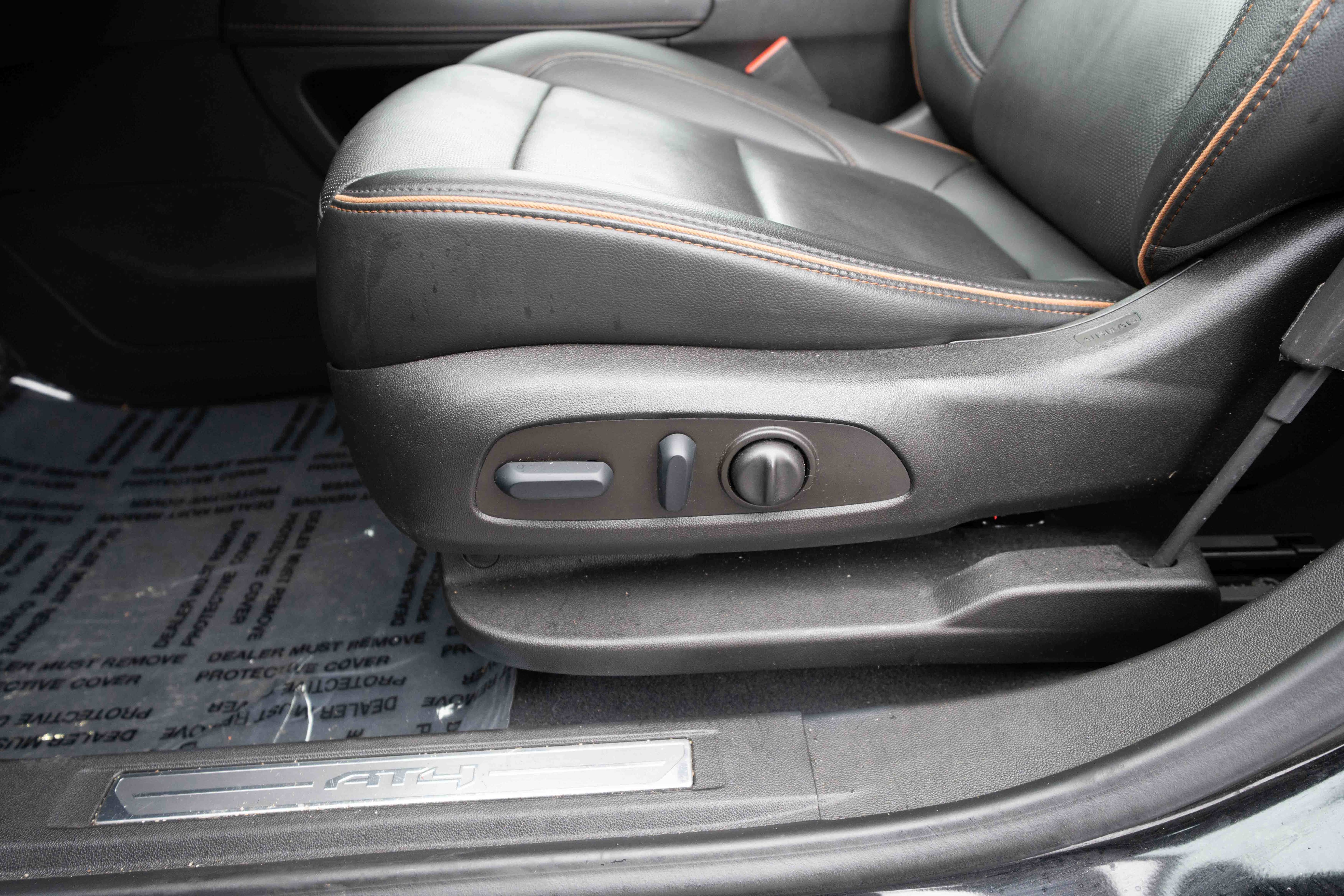 Used 2023 GMC Acadia AT4 w/ Technology Package image 12