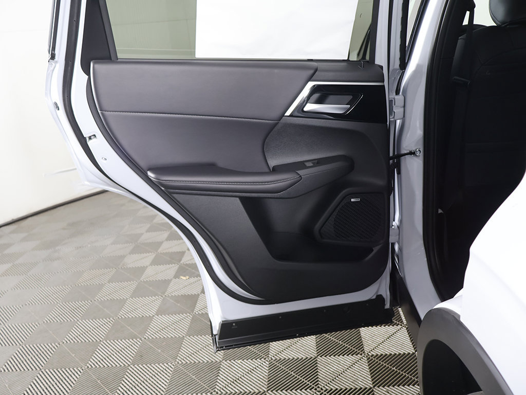 New 2026 Mitsubishi Outlander LE AWD/4WD image 24