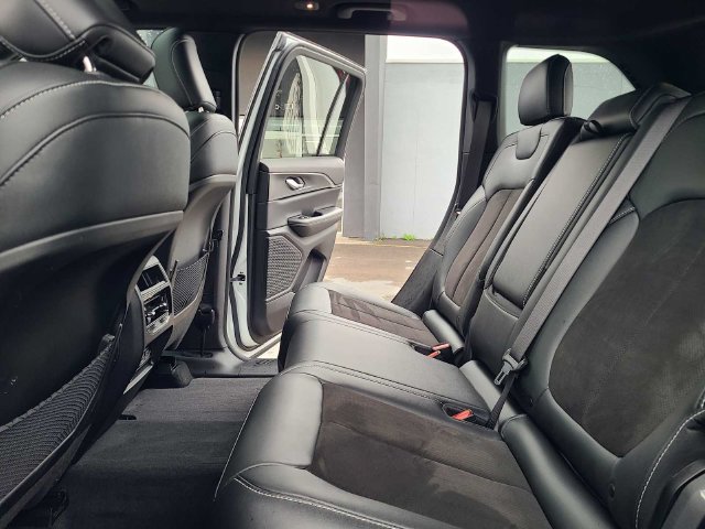 Used 2023 Jeep Grand Cherokee Altitude AWD/4WD image 27